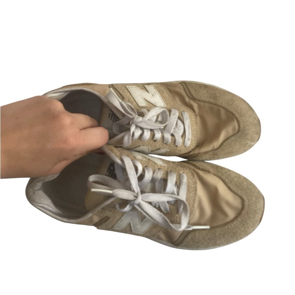New Balance Beige and White cream Sneakers Size 7